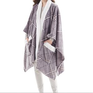 Cozy Plush Wrap 50 x 70 Grey Plaid Throw